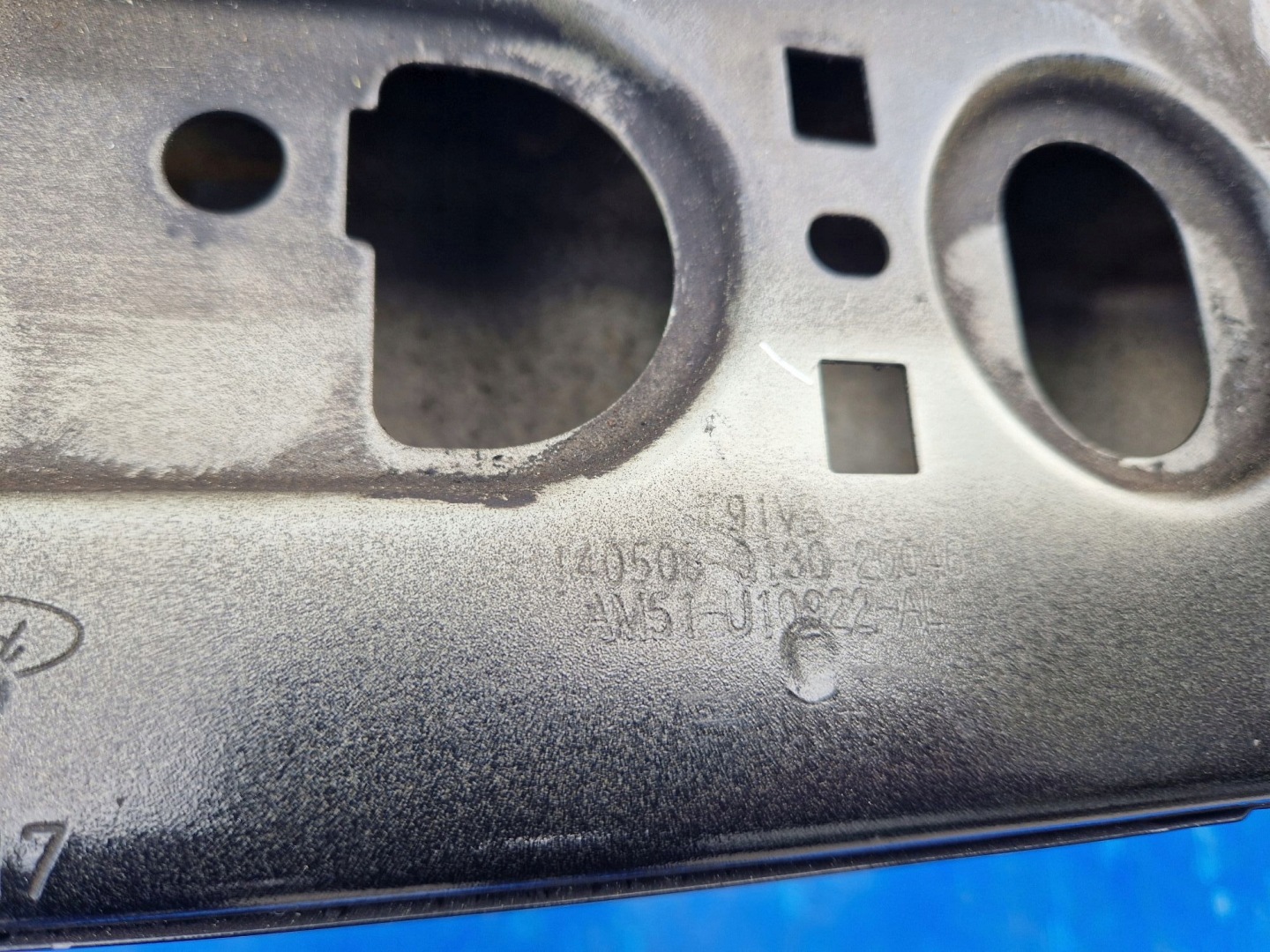 STOSSSTANGENTRÄGER VORNE FORD FOCUS III 2010R->