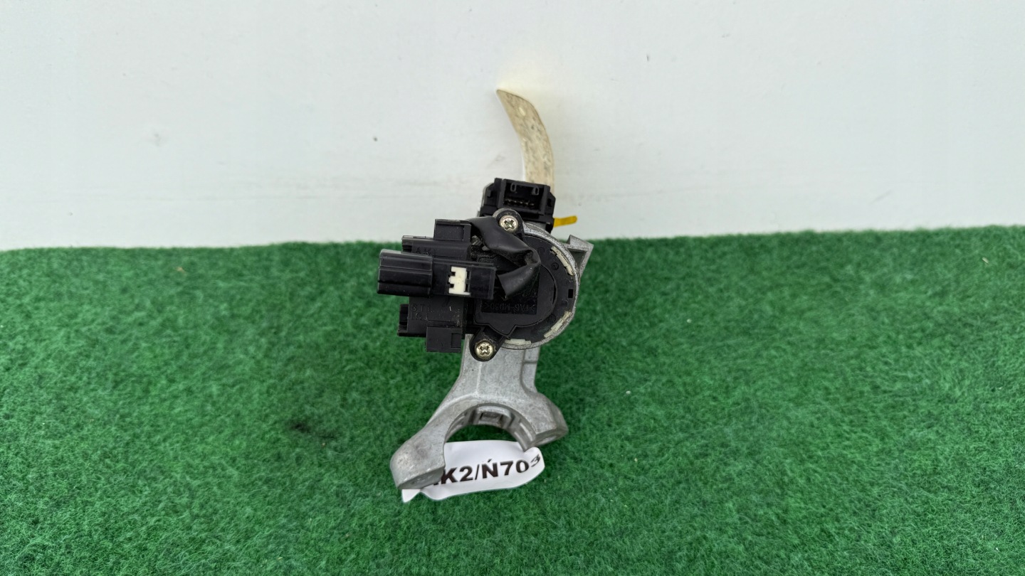 ignition key TOYOTA COROLLA E12 45020-02-4 PAK2/N703