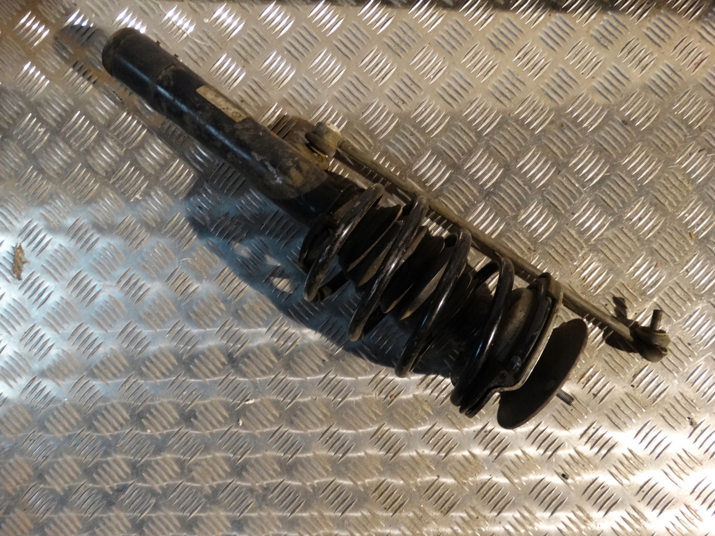 IDEAL shock absorber front left BMW E60 E61 Xd Xi 1 9