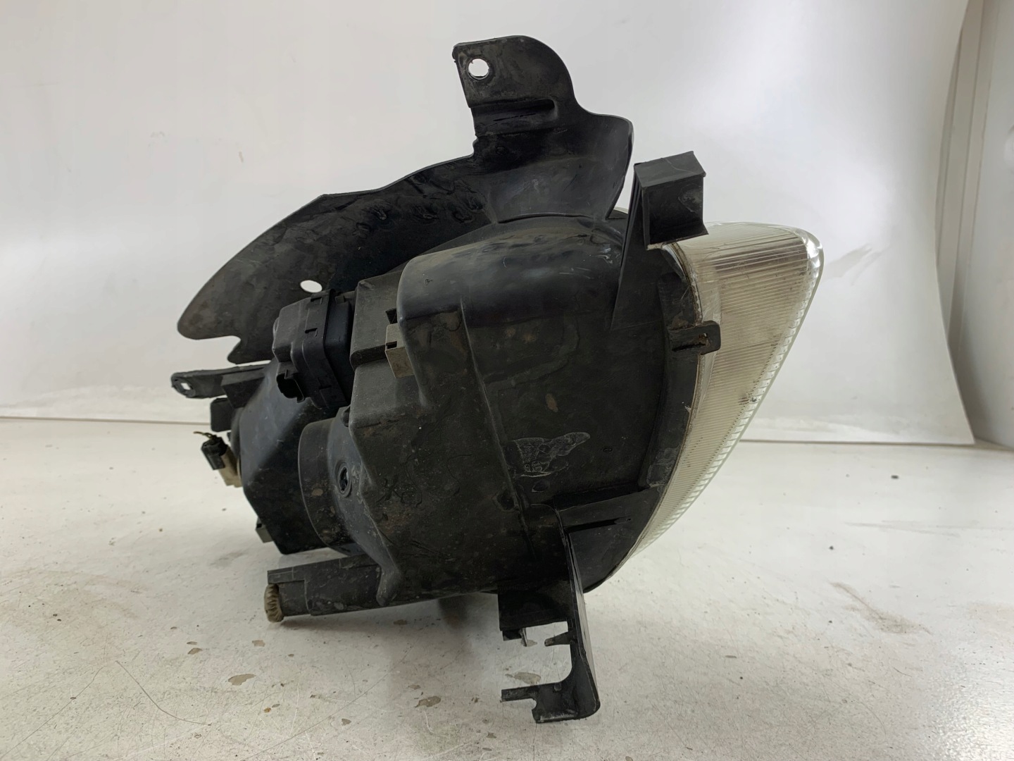 CITROEN XSARA PICASSO and light left front 9631495180