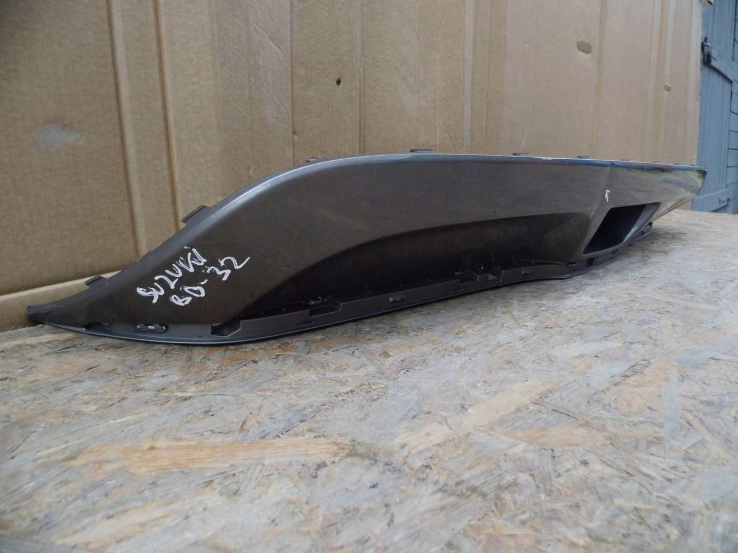 Suzuki Vitara III (LY) 2015+ spoiler Diffuseur Accessoires Pare choc Arrière Arrière