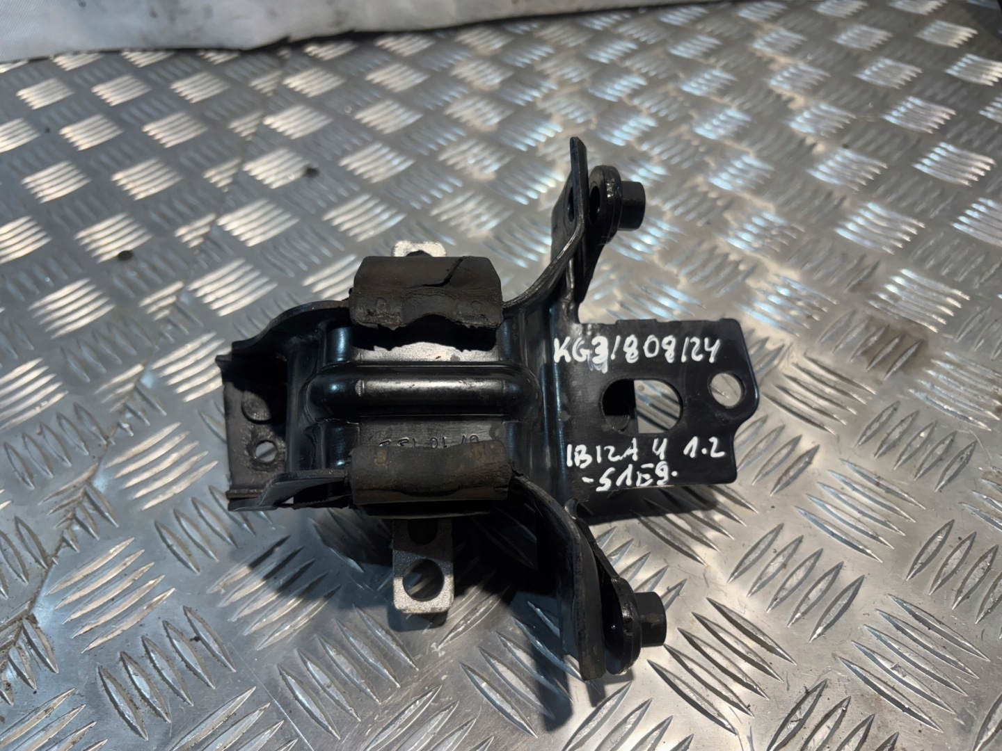 engine mount Seat Ibiza IV 4 1.2B 6Q0199555AR