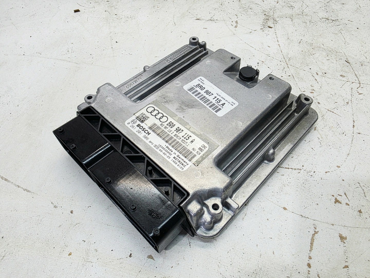 computer control unit of the engine AUDI Q5 8R 2.0 TFSI 8R0907115A