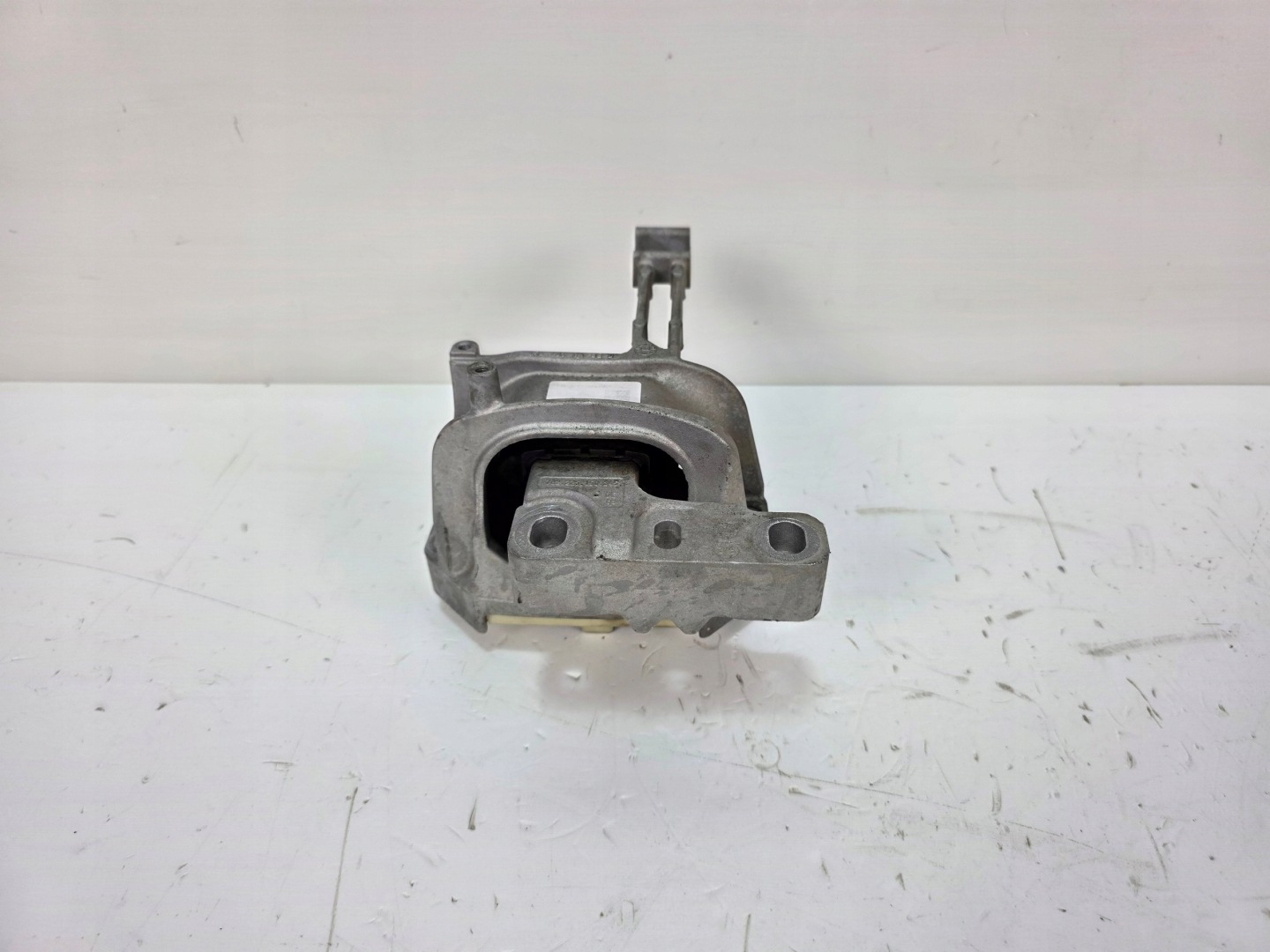 holder engine mount VW SEAT SKODA AUDI 2Q0199262BJ
