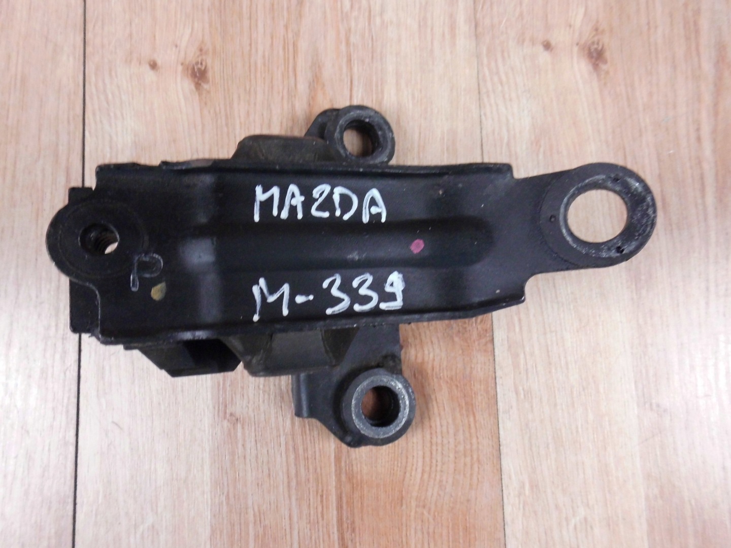 Mazda CX-3 1.5 D holder holder console gearbox mount DB2T39070