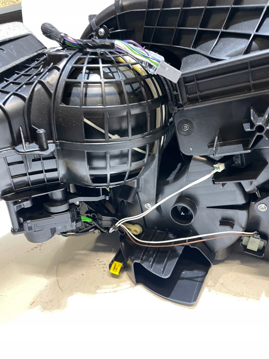 RENAULT TWINGO III Z.E. HEATER 272708103R
