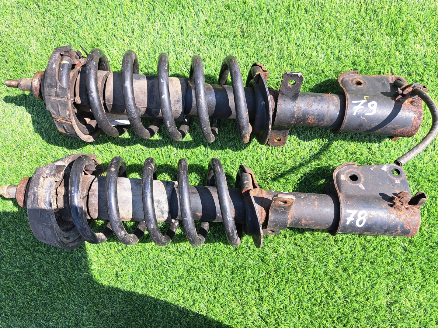 TRAFIC VIVARO PRIMASTAR 8200212633 shock absorber front original MCPERSON