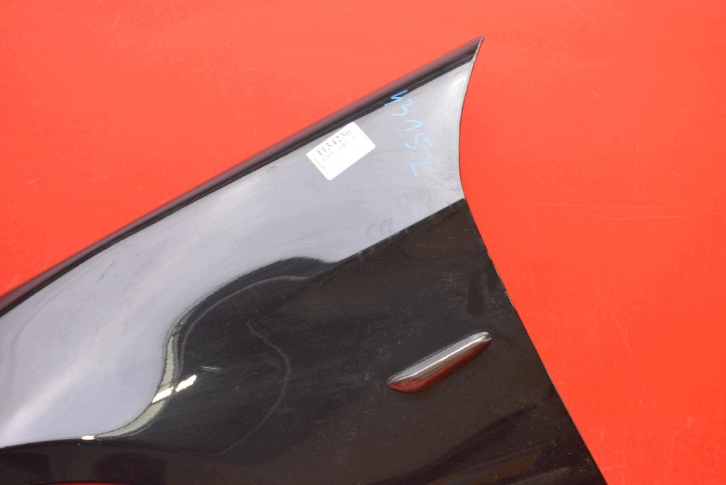fender left front front (668/9) SCHWARZ II BMW E90 E91 04-12