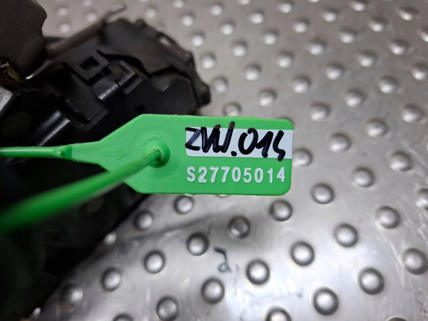 lock door left rear part 7 PIN 4B0839015G AUDI A6 C5