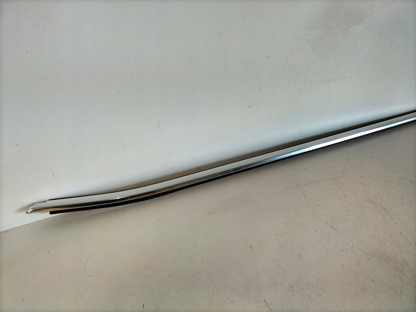 moulding dust door front left SKODA SUPERB III 15