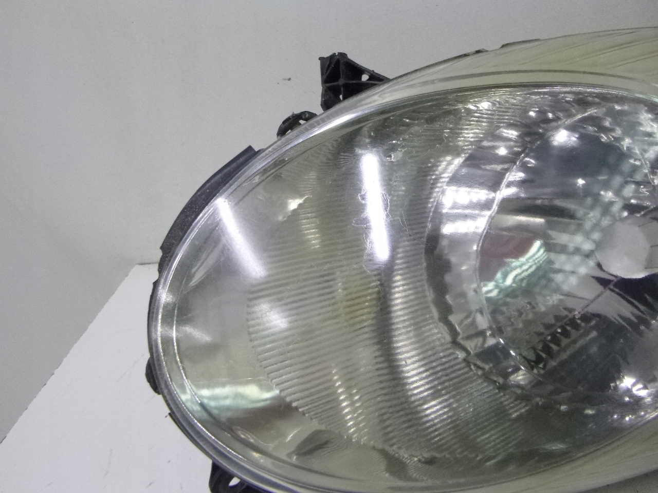 light front Nissan Micra K12 2004r.