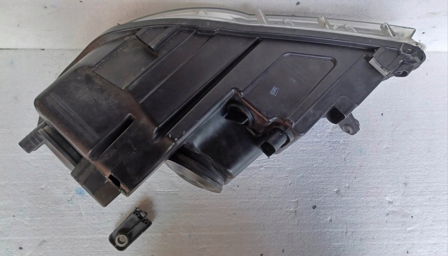 light front right VW TIGUAN and 5N 5N1941032AB