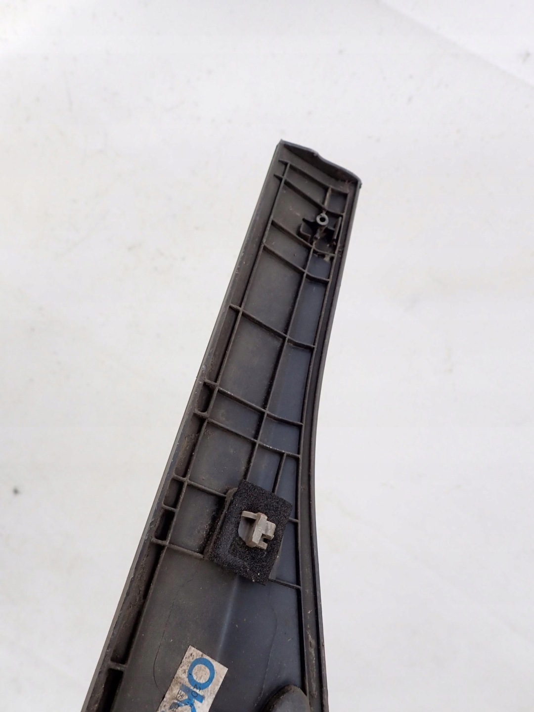 HYUNDAI KONA and 1 17-23 cap moulding door right front