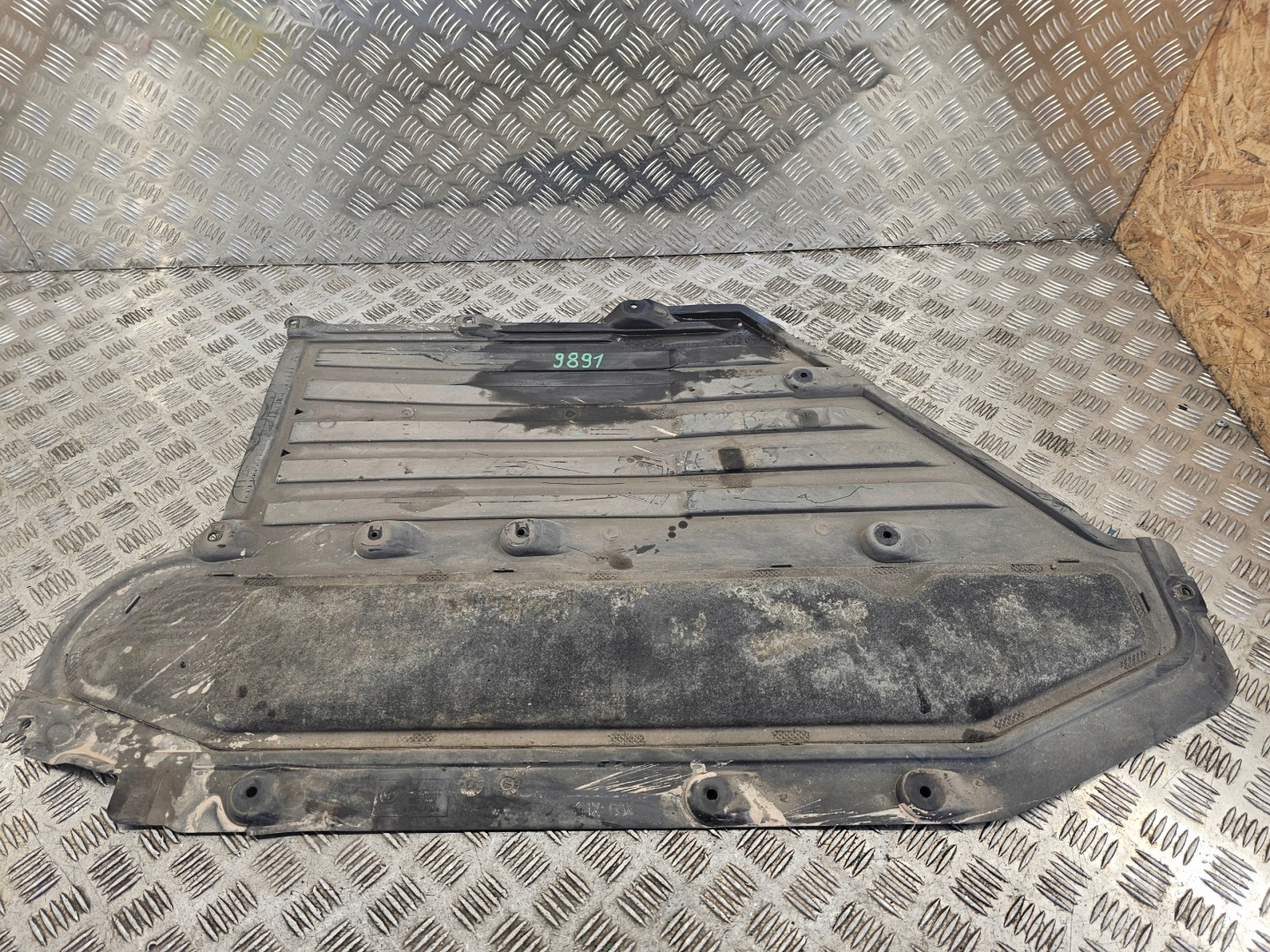 BMW 5 G31 MATERIAL Blende Abdeckung Unterfahrschutz mitte