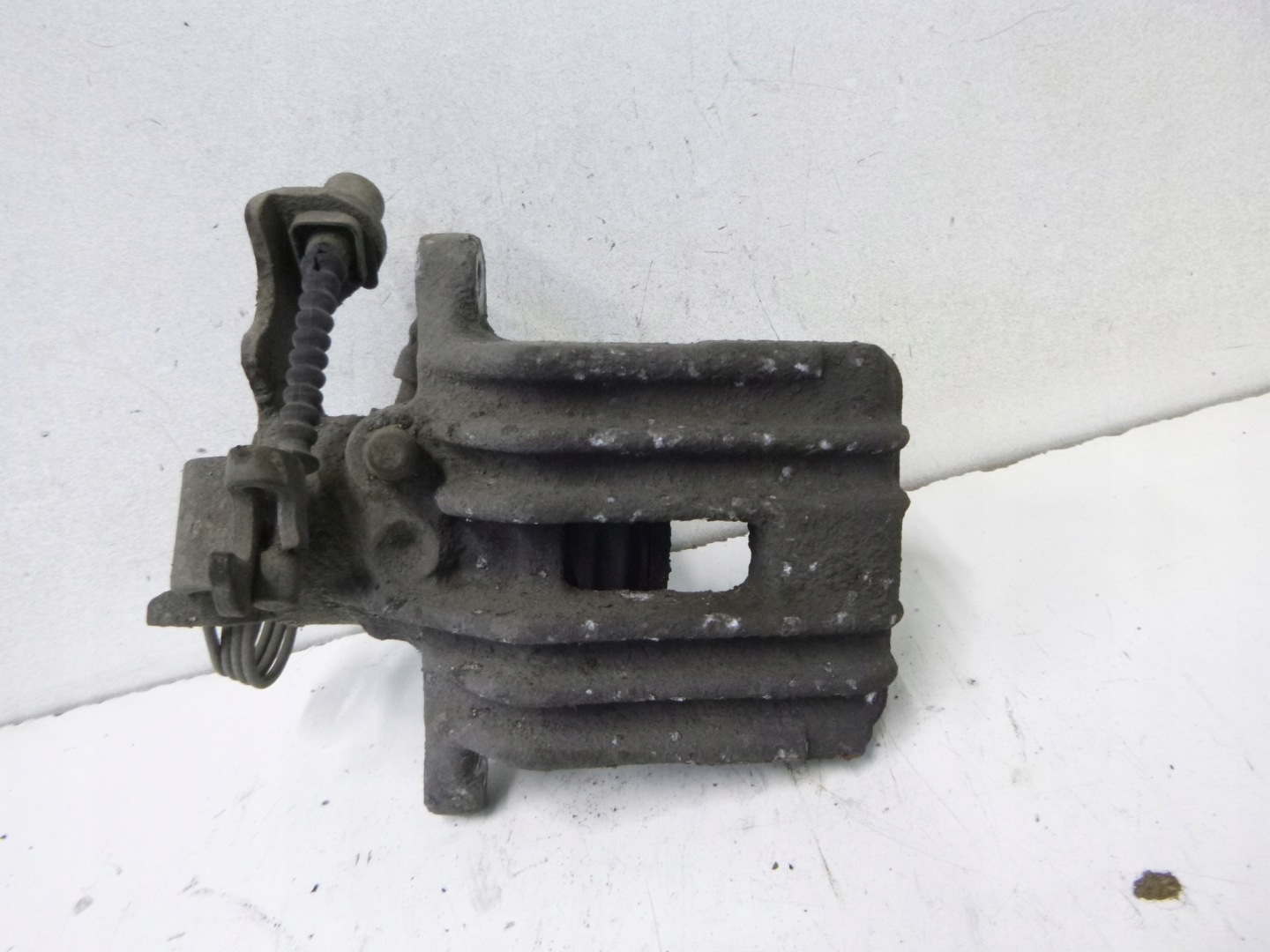 caliper brake rear part Volkswagen Passat B5 1.6 97r.
