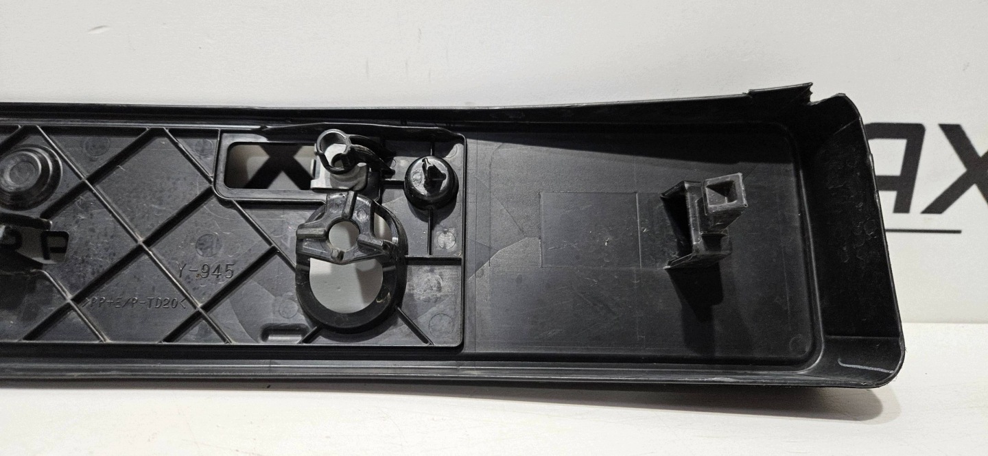 frame signs rejestracyjnej front Lexus UX 5211476300