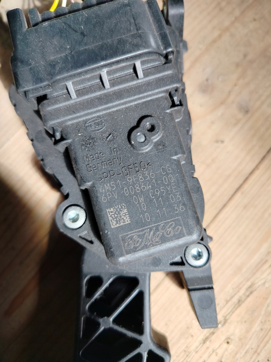 4M51-9F836-CG potentiometer accelerator pedal VOLVO V50 2,4B