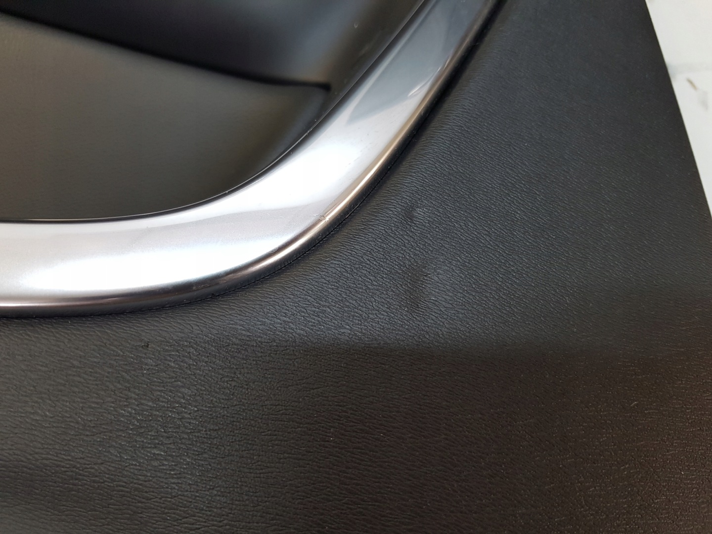 VOLVO V60 VERKLEIDUNG TÜR HECK RECHTS