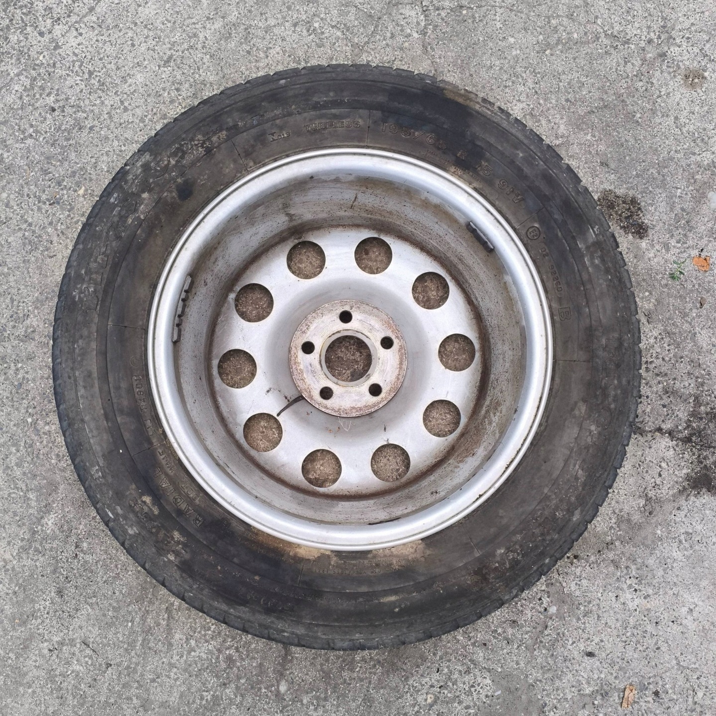 disc 15 Audi A3 S3 8L 2002 (tyre gratis)