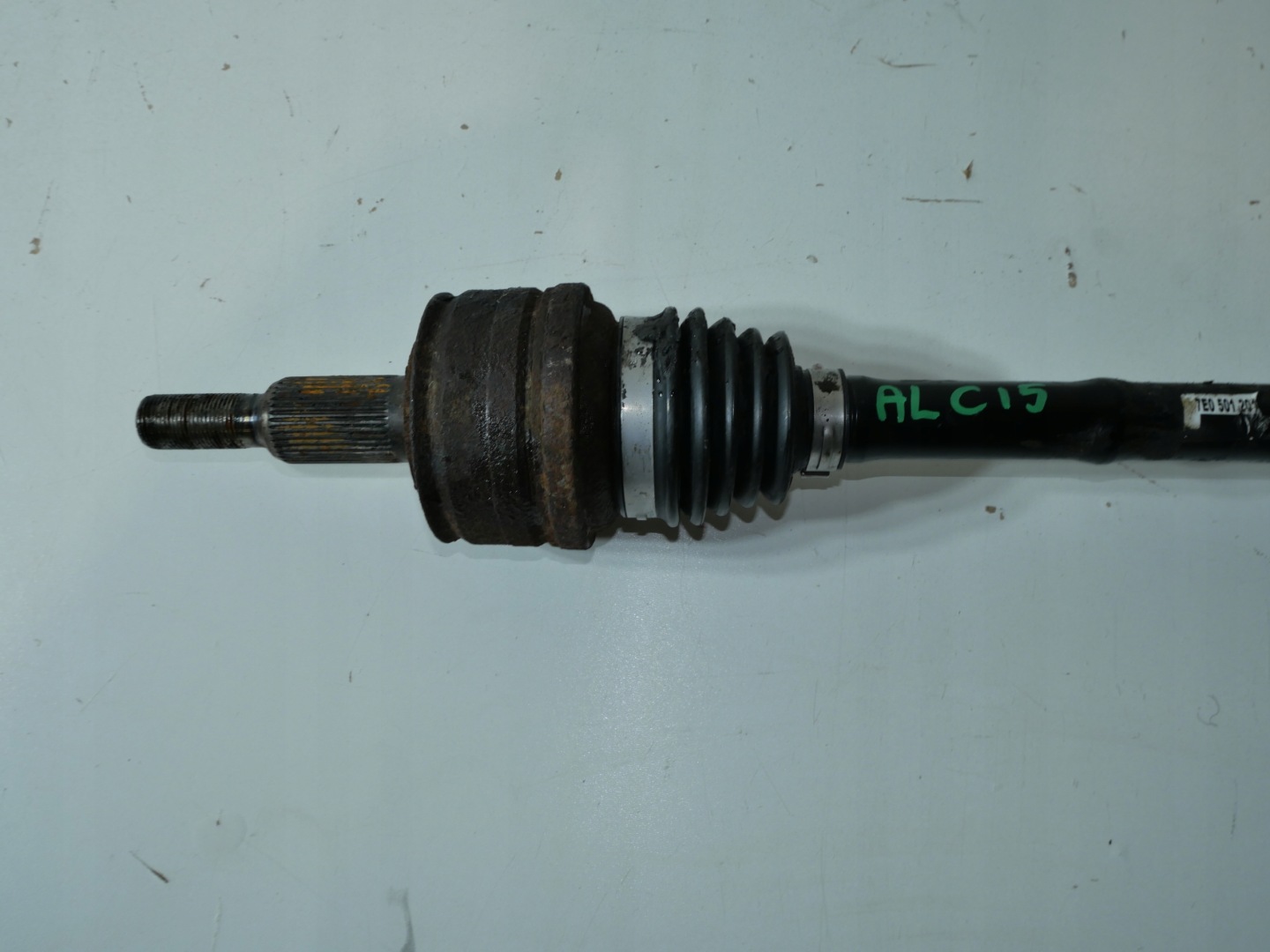 VW T5 LIFT 2.0 TDI semi-axis left left rear part 7E0501201