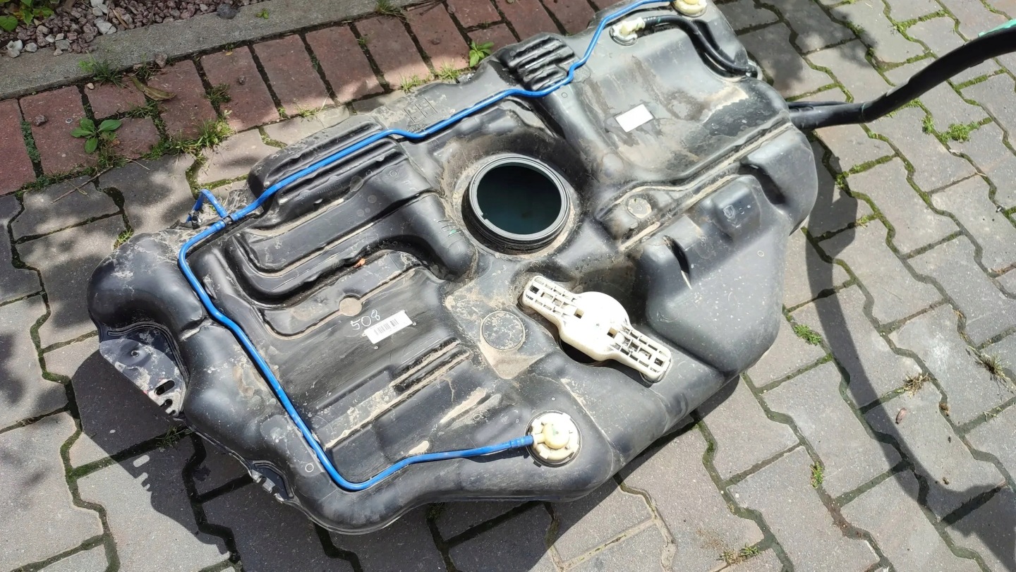 Peugeot 508 II 2022 tank