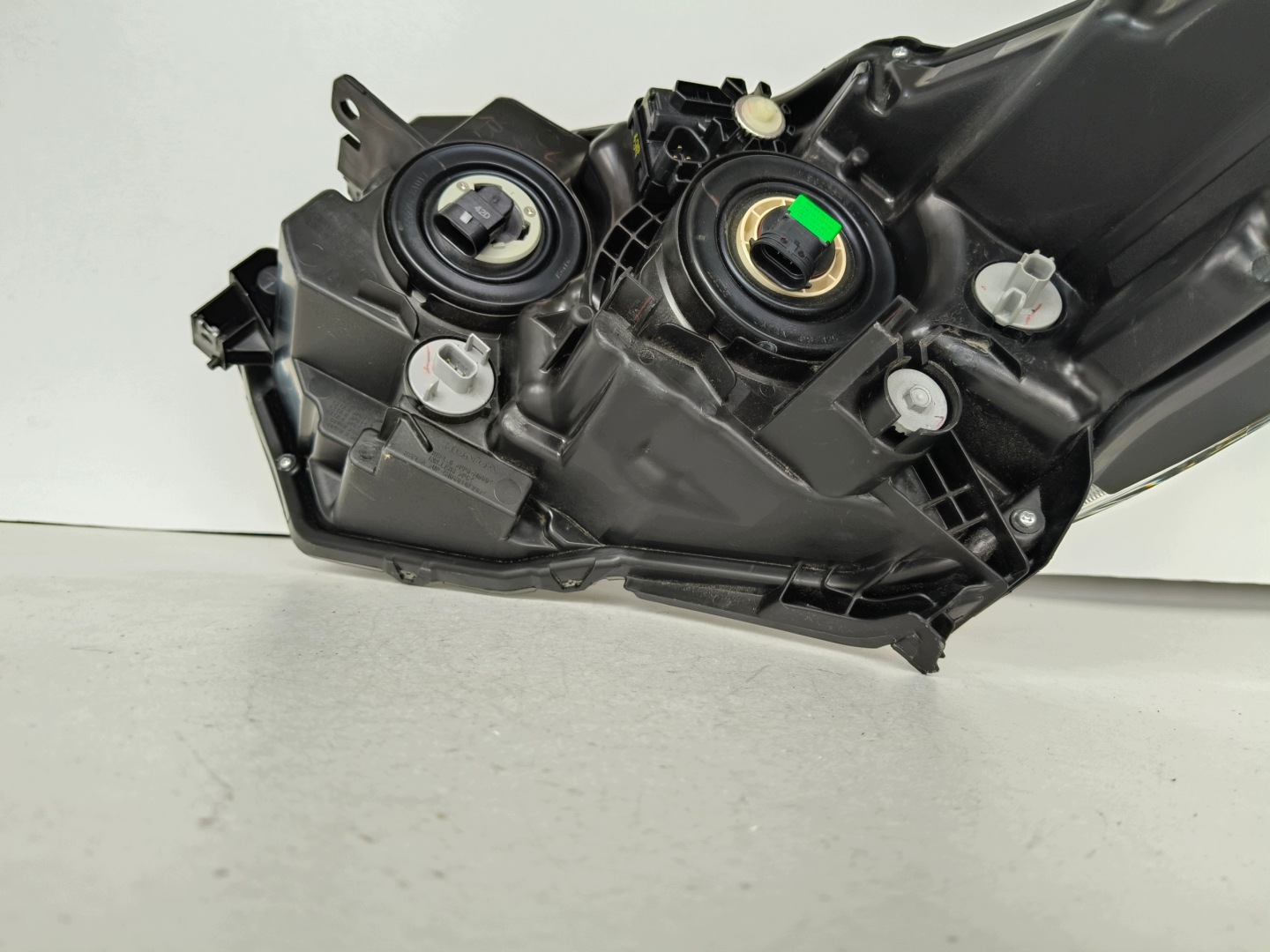light right REFLEKTOR HONDA HRV II 18- LIFT