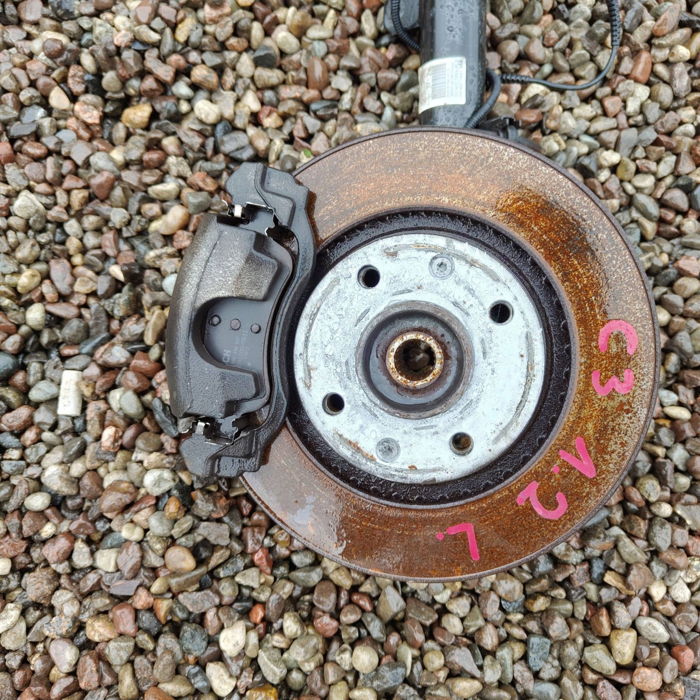 Citroen C3 2017 front side left swing wheels of the front