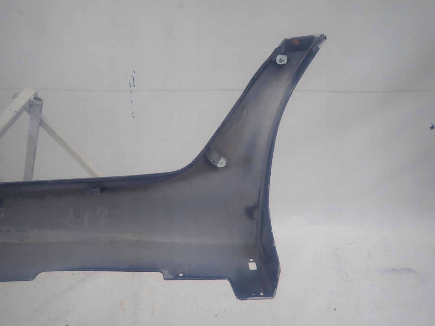 MITSUBISHI GRANDIS 03-11 threshold right moulding threshold