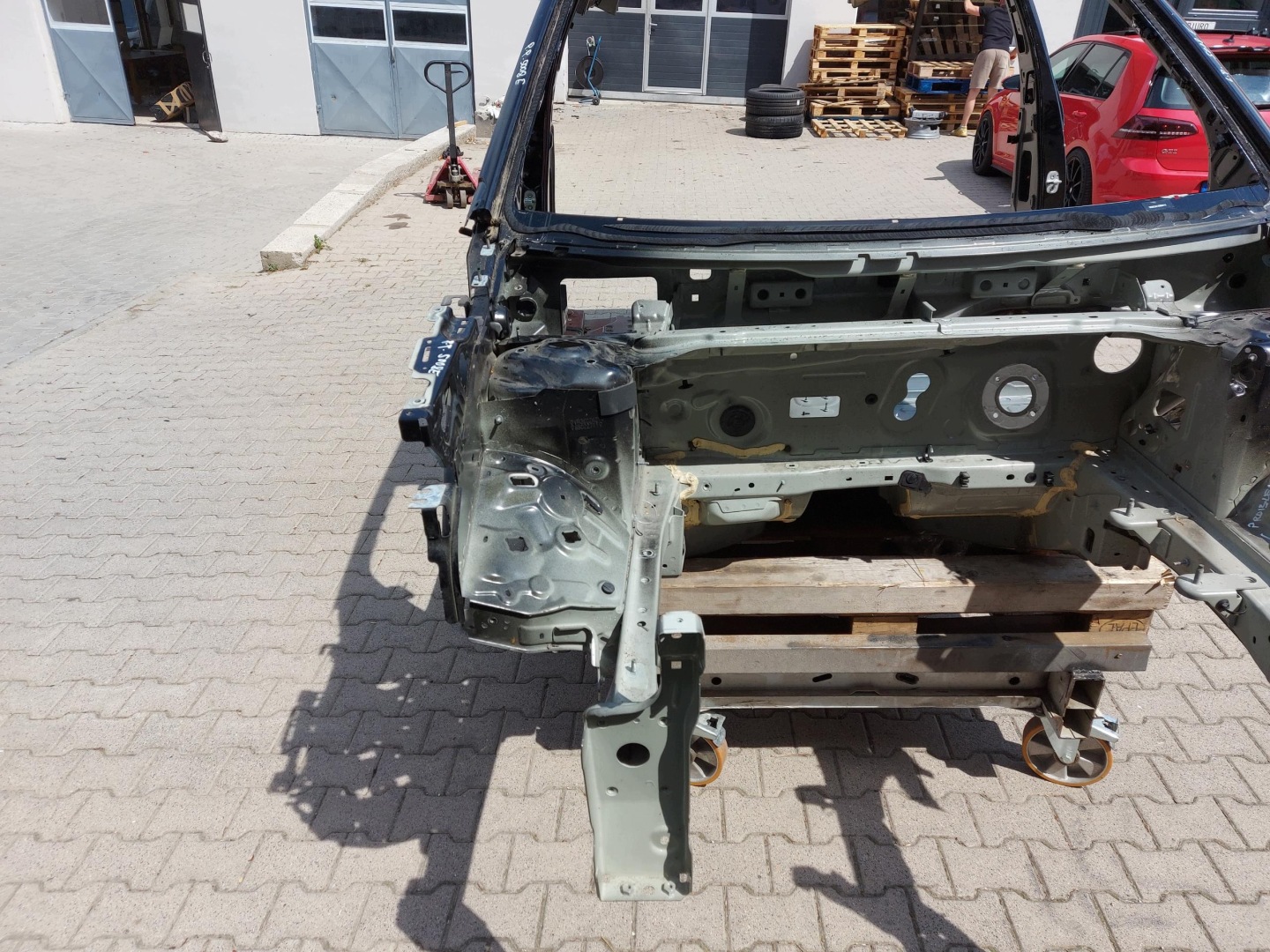 Peugeot 5008 III E5008 quarter right front front black ktvd