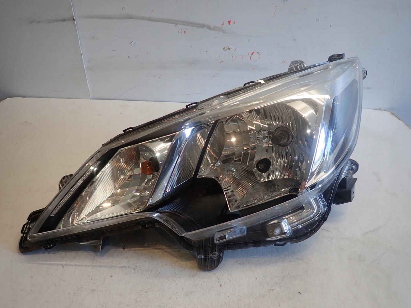 light front front left MITSUBISHI SPACE STAR III 2019