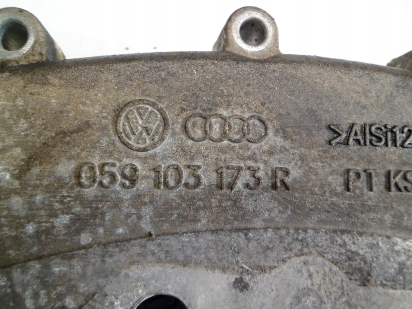 VW TOUAREG 3.0TDI BKS gearbox cover 059103173R
