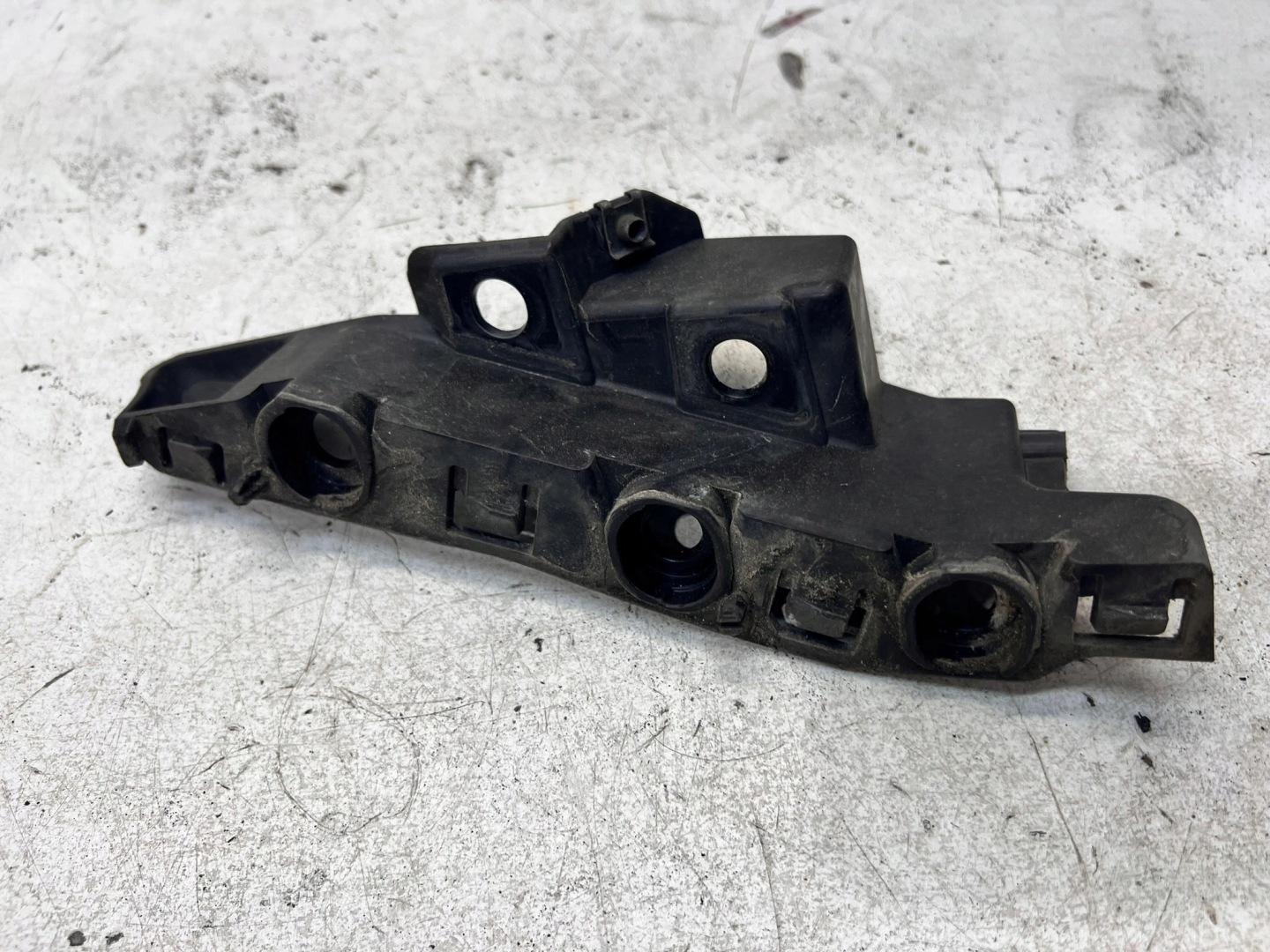 support holder of a bumper left front AUDI Q7 4M 4M0807283B