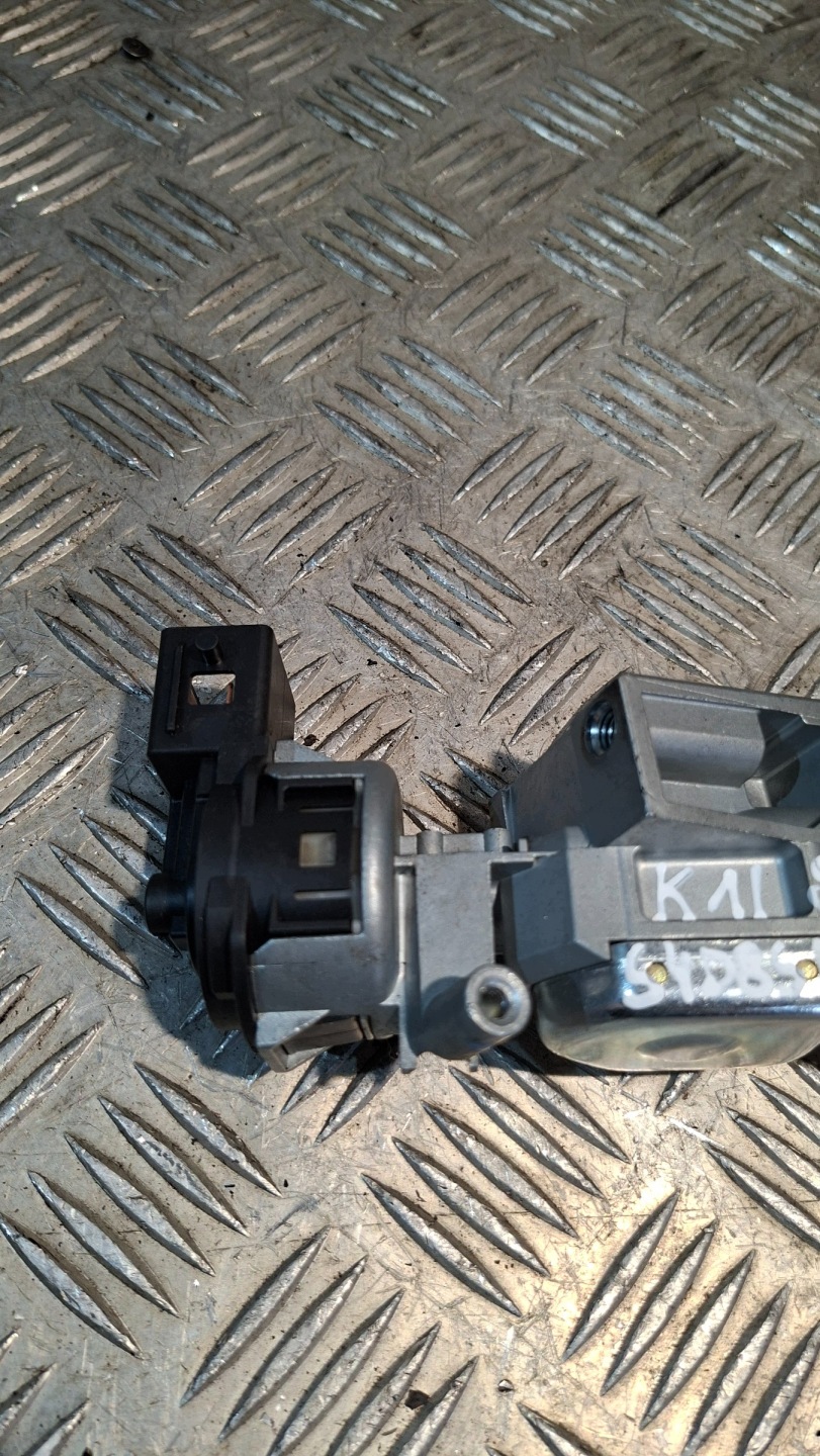 ignition Z KLUCZYKIEM MAZDA 3