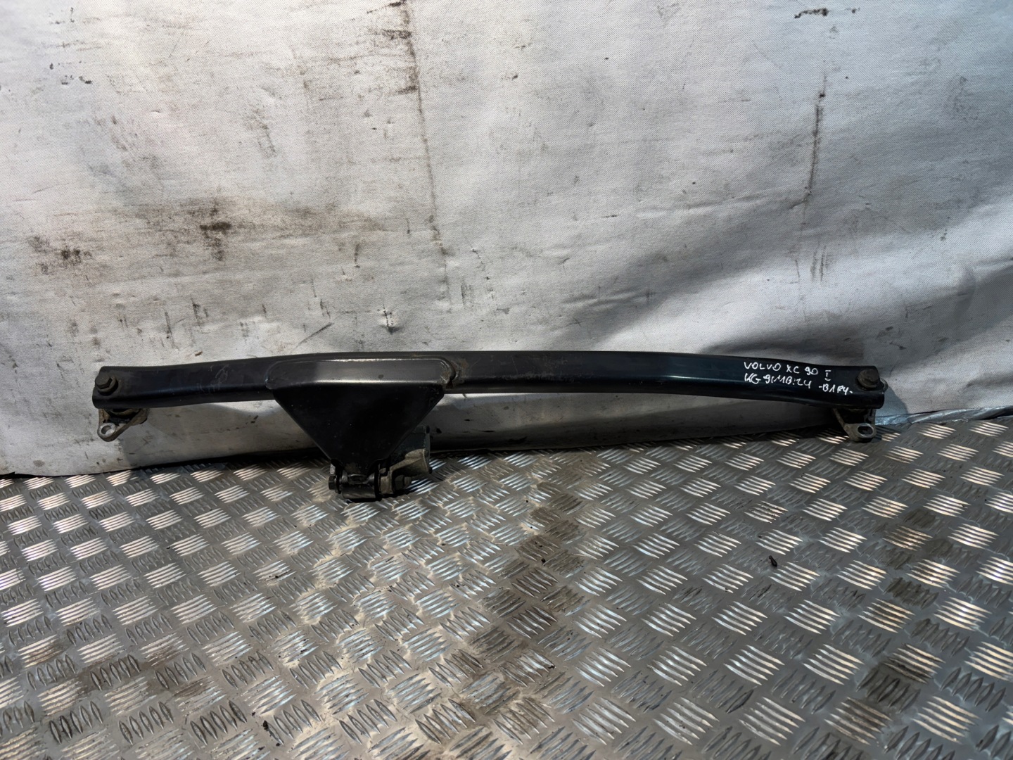 TRAVERZ komory Motore Volvo XC90 e 1 2,4D