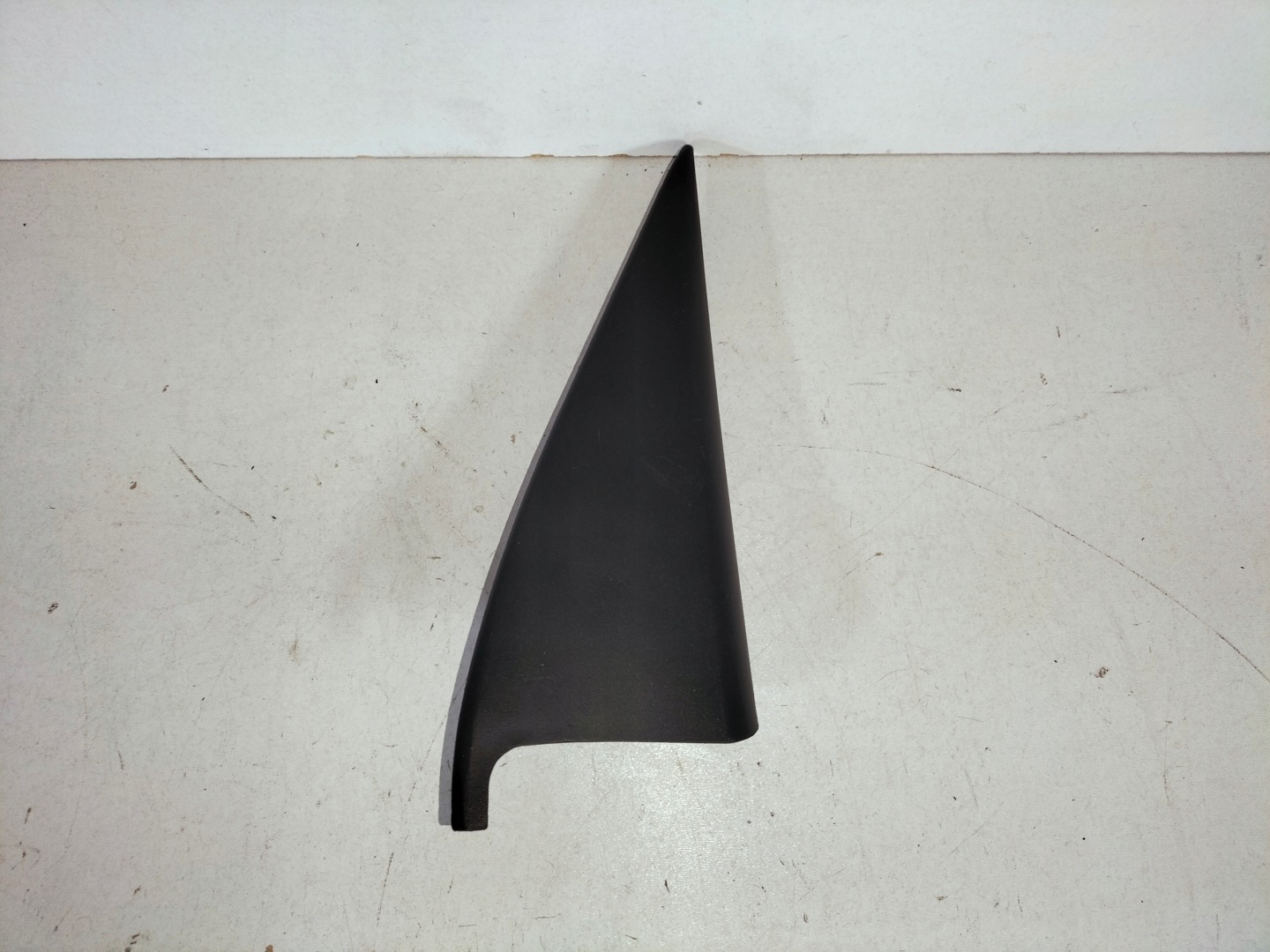 Trojkat spoiler door rear part left SEAT ATECA 16
