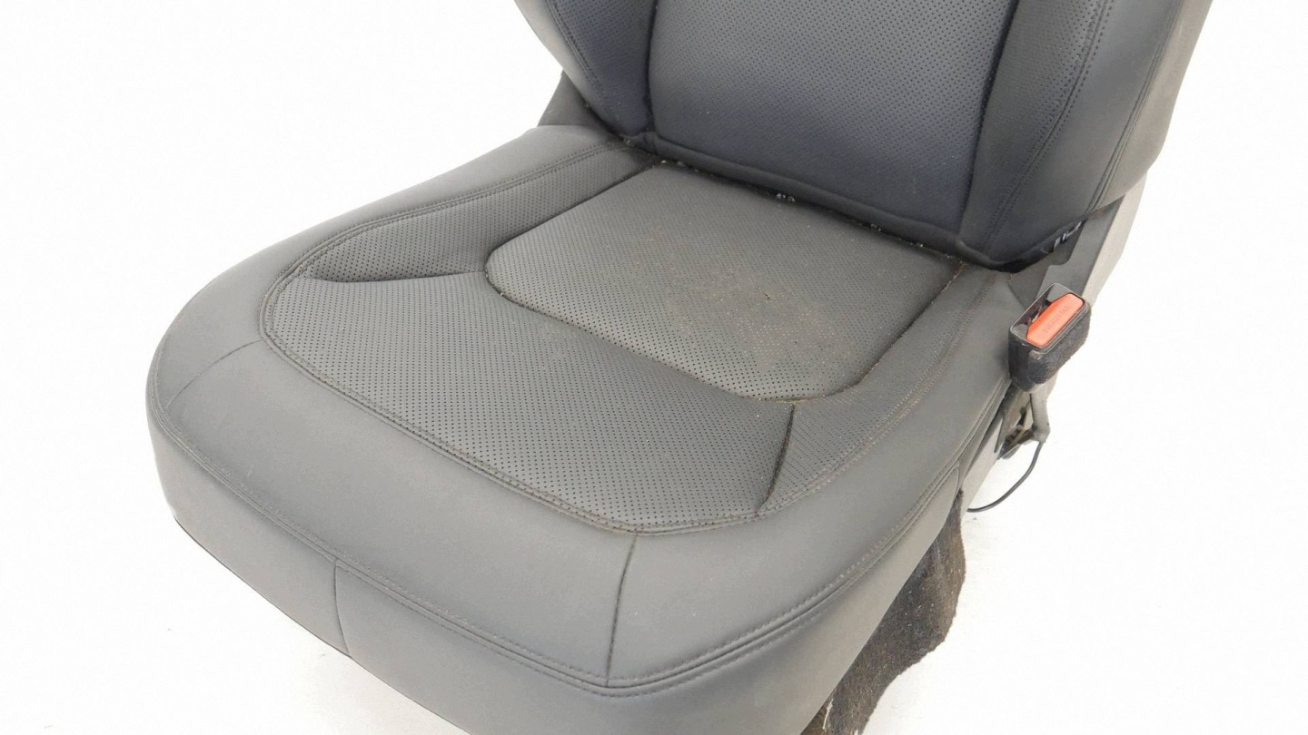 seat of the passenger right front front LAND ROVER DEFENDER L663