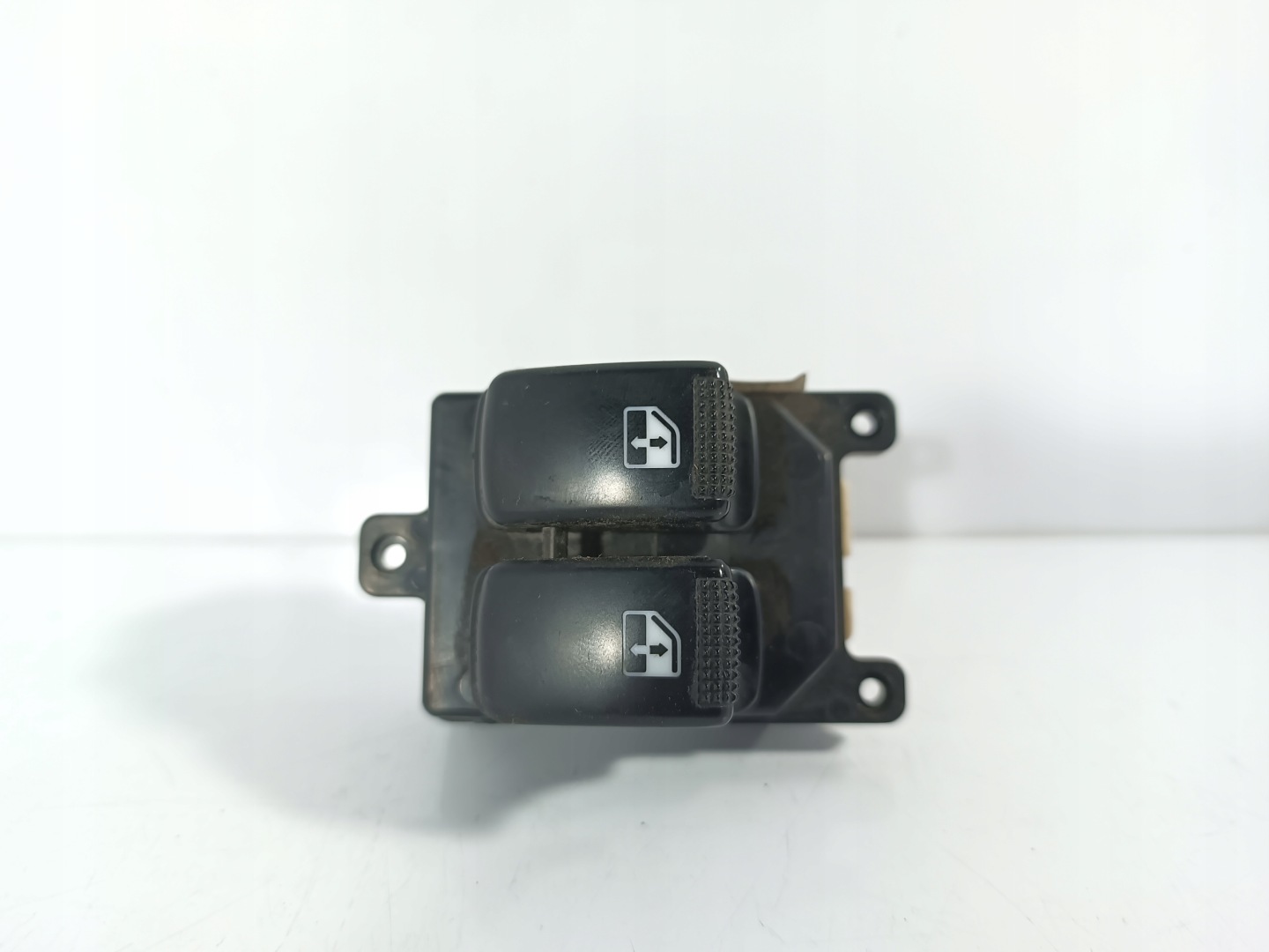 Kia Picanto 1 and 03-11 PANEL regulation REGULACJA button windows 621W05240