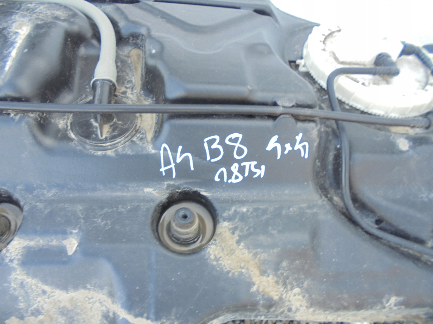 AUDI A4 B8 QUATTRO 1,8 2.0 TFSI tank