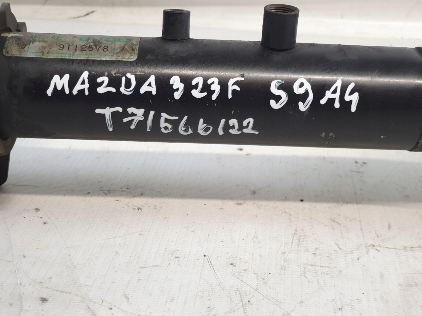 Boîter direction MAZDA 323F BJ 1.5B 99r.