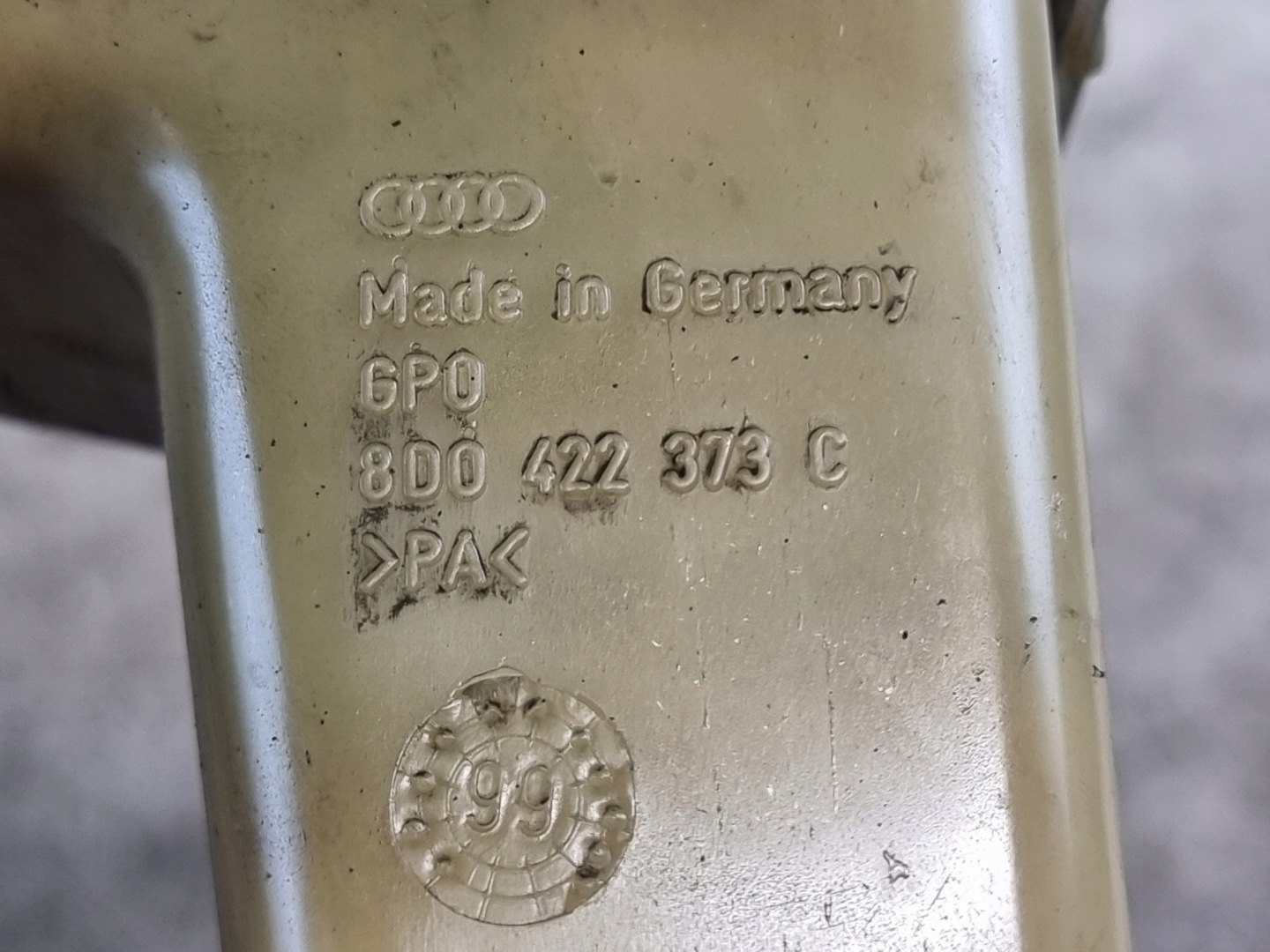 serbatoio LIQUIDO DO SERVOSTERZO OE 8D0422373C VW PASSAT B5 1.9 TDI 00r