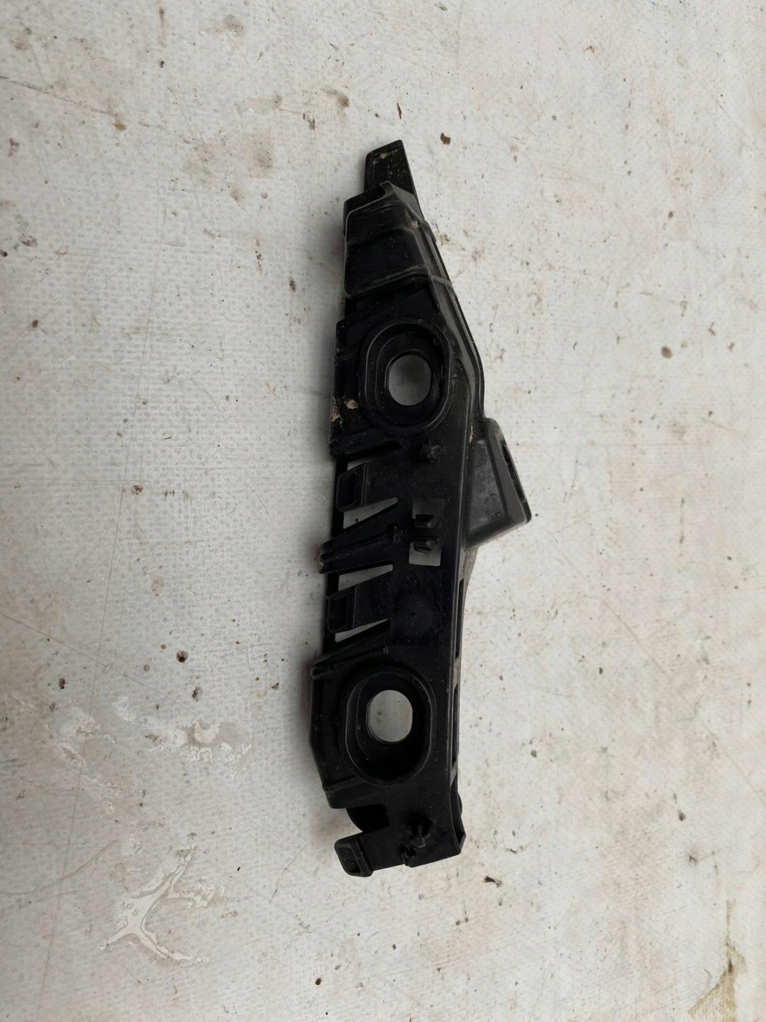 VW PASSAT B8 14- holder bumper bracket front left