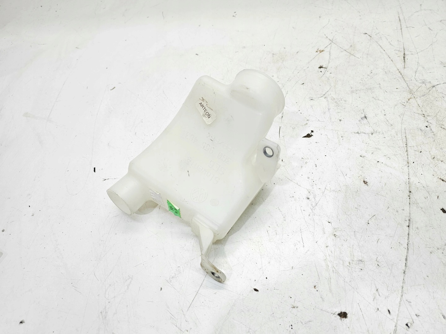auxiliary tank washers VW TIGUAN 3G0955463