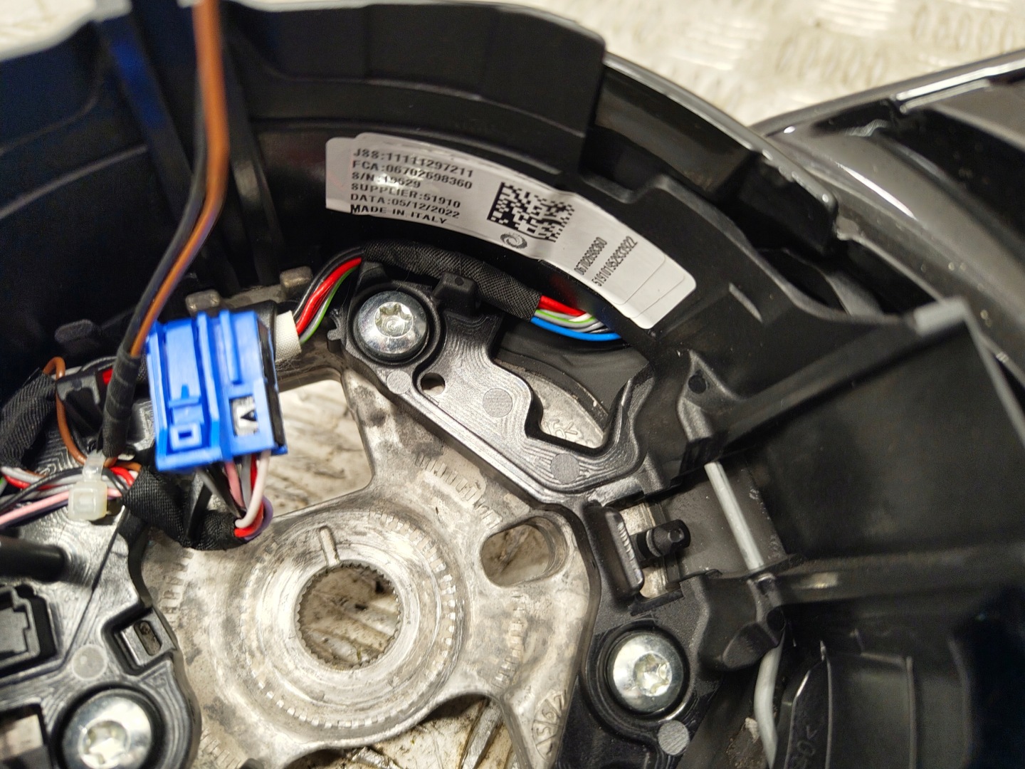 MASERATI GRECALE lenkrad SKORZANA