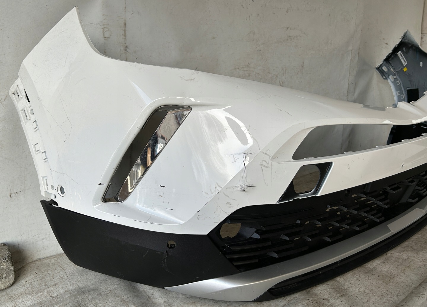 bumper front front OPEL MOKKA B 20- PDC