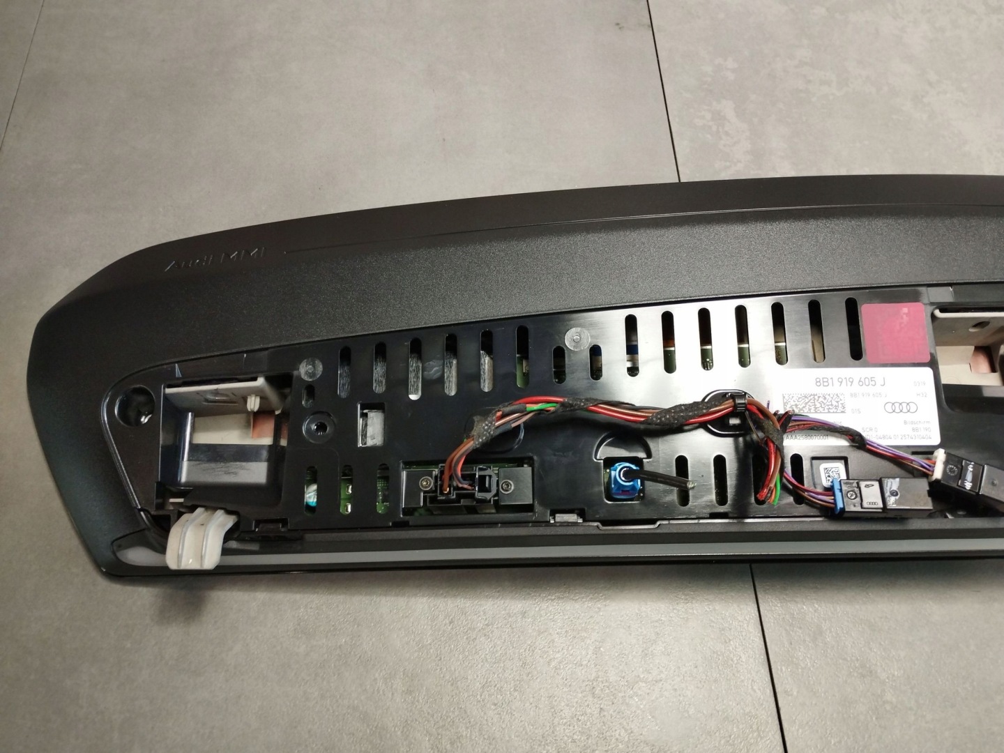 Audi A5 B10 kilometar sat monitor ekran 8B1919605J