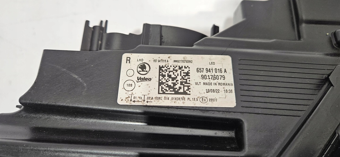 light right front FULL LED SKODA SCALA 19- original 657941016A