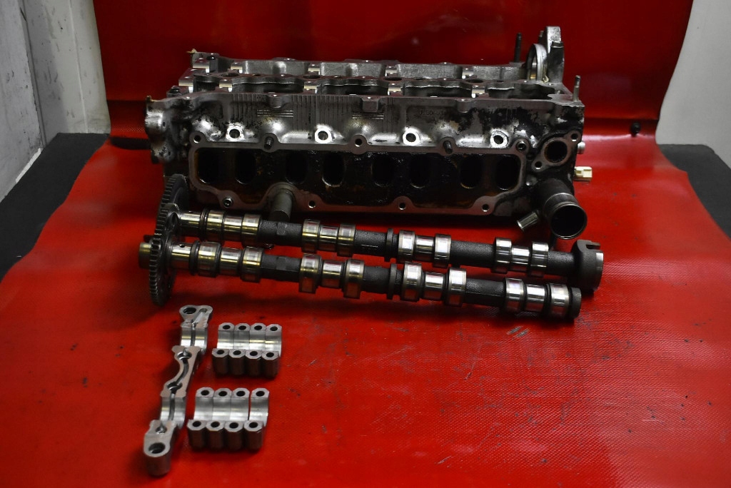 TESTATA Motore TOYOTA AURIS 1 e 2.0 D-4D 126 KM 10-12