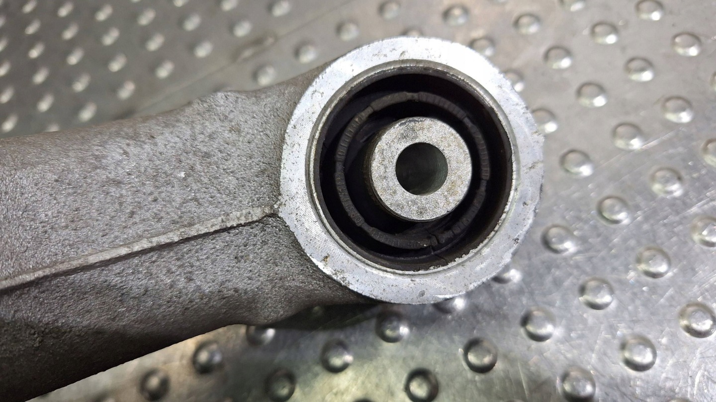 Querlenker Achsträgers rechts heck 8K0505312J AUDI A4 B8 A5 8T Original