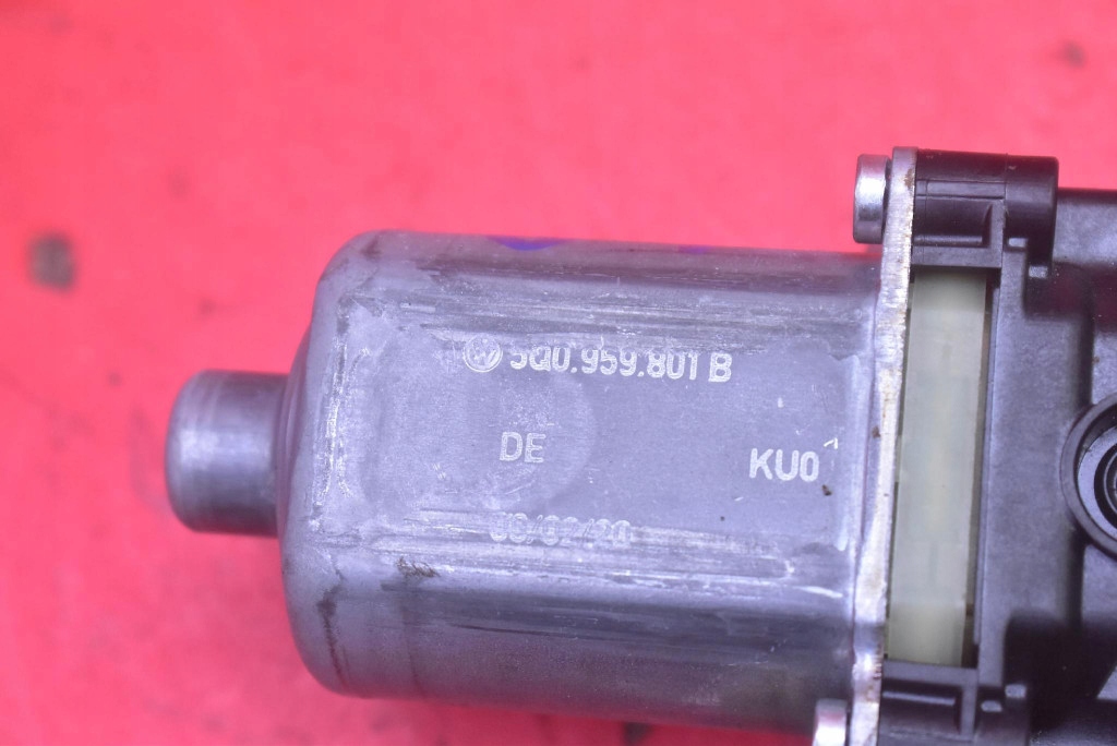 window regulator left front EU 5E0837461B SKODA OCTAVIA 3 III KOMBI 17-20