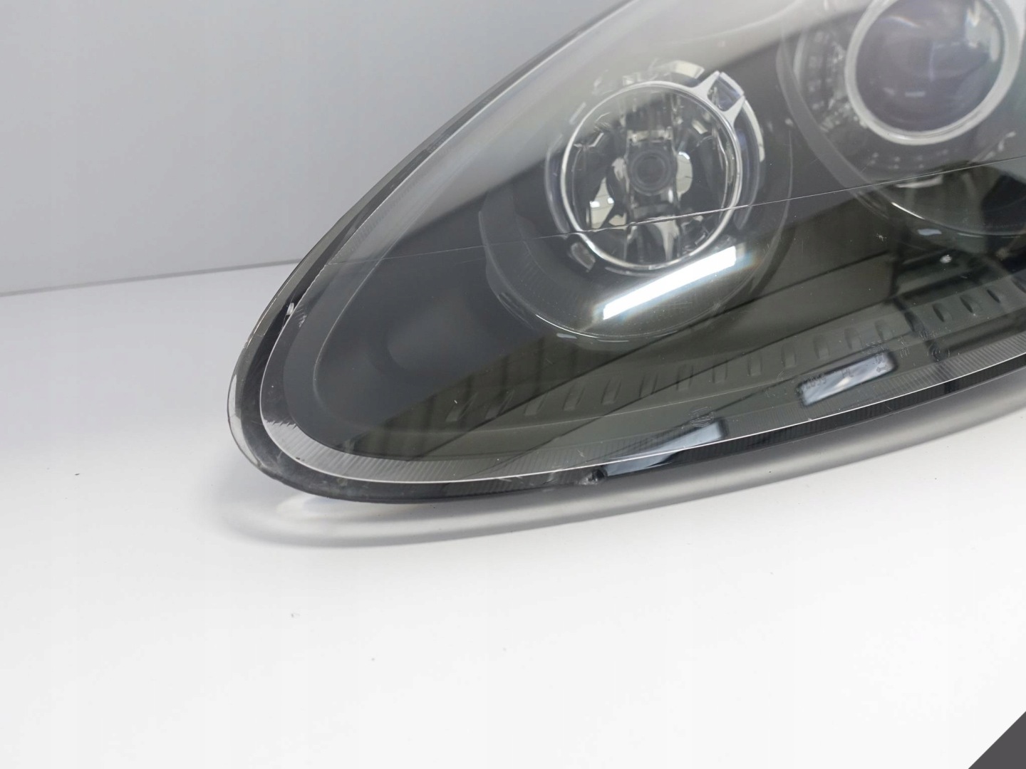 PORSCHE CAYENNE 7P5 958 10-14 TURBO GTS light XENON + LED left front EU